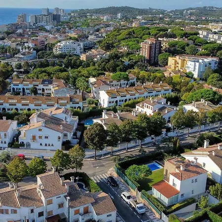 Placa De La Sardana Casa Acollidora Per 8 Persones A 5 Minuts De La Platja Gran I Del Centre De