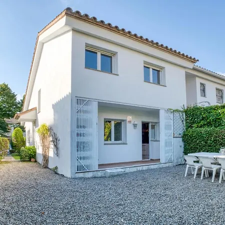 Placa De La Sardana Casa Acollidora Per 8 Persones A 5 Minuts De La Platja Gran I Del Centre De *