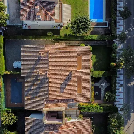 Casa Acollidora: Beachside Comfort For 8 Near Center *
