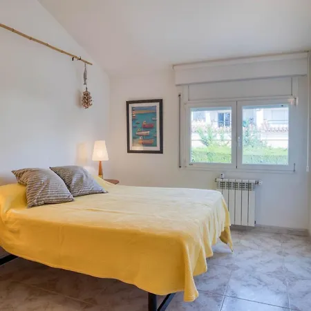 Placa De La Sardana Casa Acollidora Per 8 Persones A 5 Minuts De La Platja Gran I Del Centre De Villa *