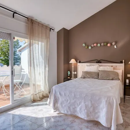 Villa Casa Acollidora: Beachside Comfort For 8 Near Center Platja d'Aro